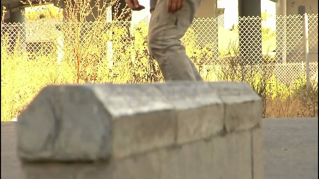 Dan Plunkett explains what an Xmas grind is to his boss, Mr Brad Staba.<br /><br /><br />‪http://www.facebook.com/Thunder.Trucks<br /><br />‪http://twitter.com/#!/Thunder_Trucks<br /><br />‪http://www.thundertrucks.com