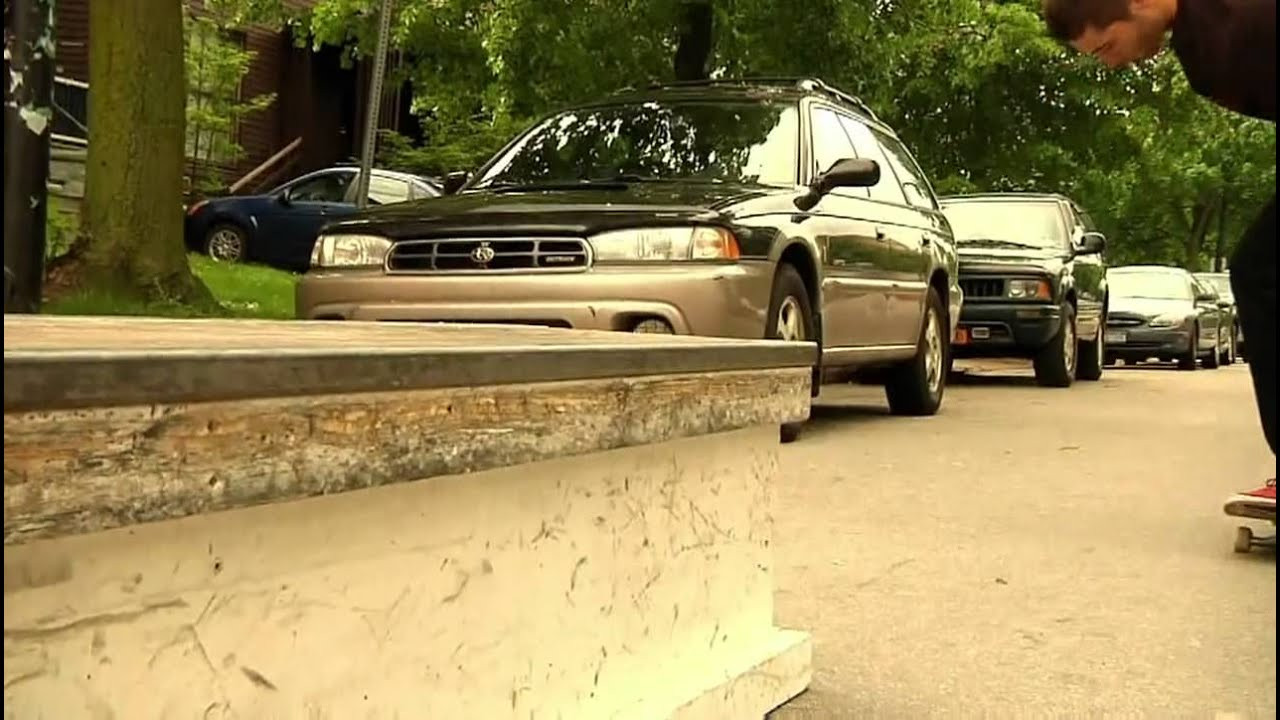 Jake Donnelly KNows Bs 180 Sw Fs Crooks. <br /><br /><br />‪http://www.facebook.com/Thunder.Trucks<br /><br />‪http://twitter.com/#!/Thunder_Trucks<br /><br />‪http://www.thundertrucks.com