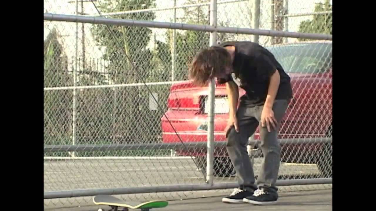 Introducing the New Erik Ellington & Bryan Herman Pro Lights! Erik & Bryan go head to head in a truck war... see who wins this epic Thunder battle! Erik Ellington and Bryan Herman Pro Lights made with Thunder's proven quick turn response, Hollow Kingpins & Lightweight Forged Baseplates. Available In Low 145, HI 145, 147, 149.<br /><br /><br />‪http://www.facebook.com/Thunder.Trucks<br /><br />‪http://twitter.com/#!/Thunder_Trucks<br /><br />‪http://www.thundertrucks.com