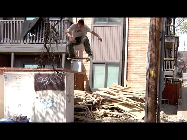 The chillers bank on a good time in the streets down in Texas.<br /><br />Chillers: Ivan Santamaria, Reese Barton, Trent Wilson, Mike Bahr, Mauricio Renteria, Alex Martinez, Ben Havran, Hollywood Martinez, David Langston.<br />Video: Calvin Millar