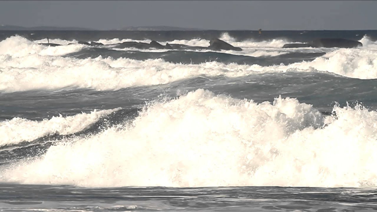 "It's almost annoying 'cause it makes you feel terrible about the way you surf," Mitch Coleborn on über stylish Craig Anderson's surfing.<br /><br />Check out more TransWorld SURF videos at: twsurf.com