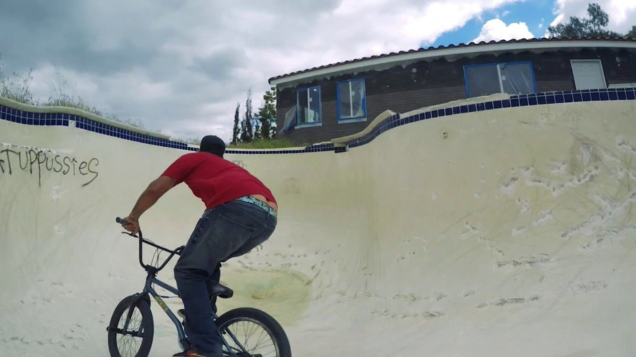 From stunt double in feature Hollywood films to pool riding in vacant Hollywood bowls. Rooftop is living up his best life and doing it on board his new Caveman. Hit play as Mike get's down to action, in the pools. on the streets and anywhere he can put tyres.