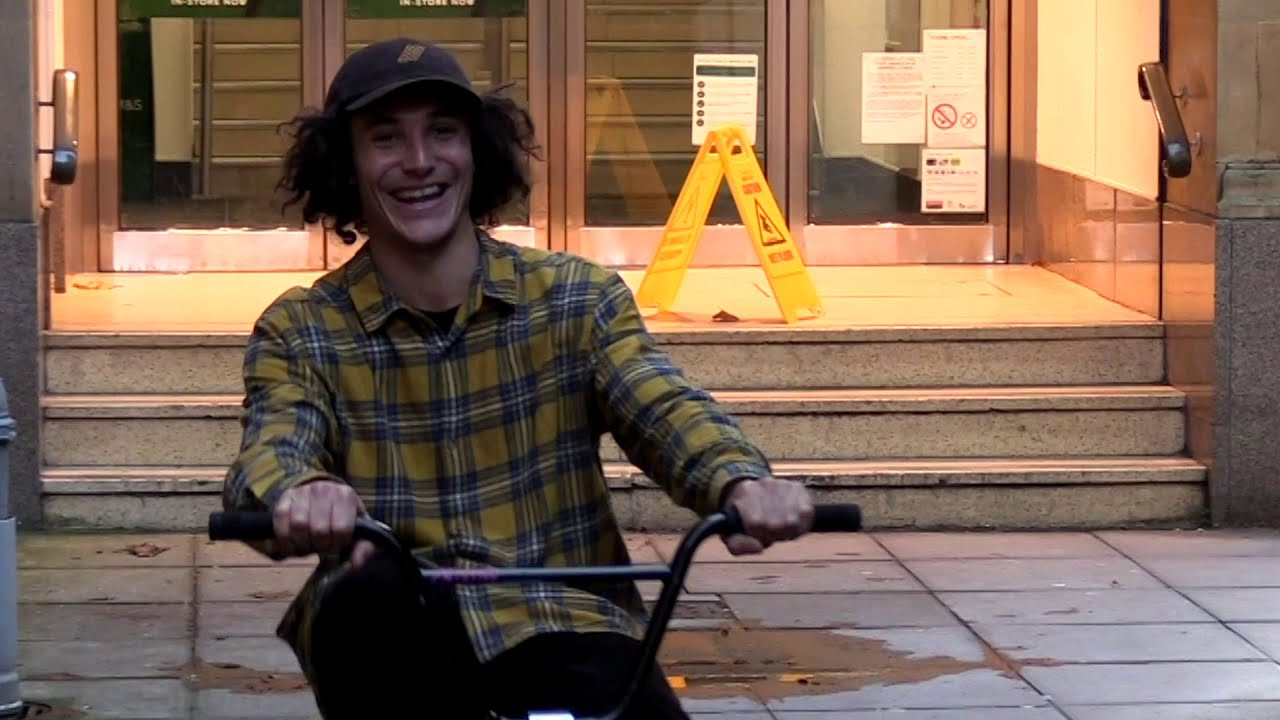 Harry Mills Wakley has been a staple name here at United and has been killing it for as long as we can remember. Harry is well known for being a heavy hitter, so he needed a set of bars up front that he could trust. Butted 4130 tubing and 100% Post Weld Heat Treated, these are just that!<br /><br />Available in Gloss Black and Chrome<br /><br />-Rise 9.1"<br />-Width 28.5"<br />-Backsweep 11°<br />-Upsweep 1°<br /><br />Available now <br /><br />https://unitedbikeco.com/collections/hardgoods/products/hmw-bars-gloss-black