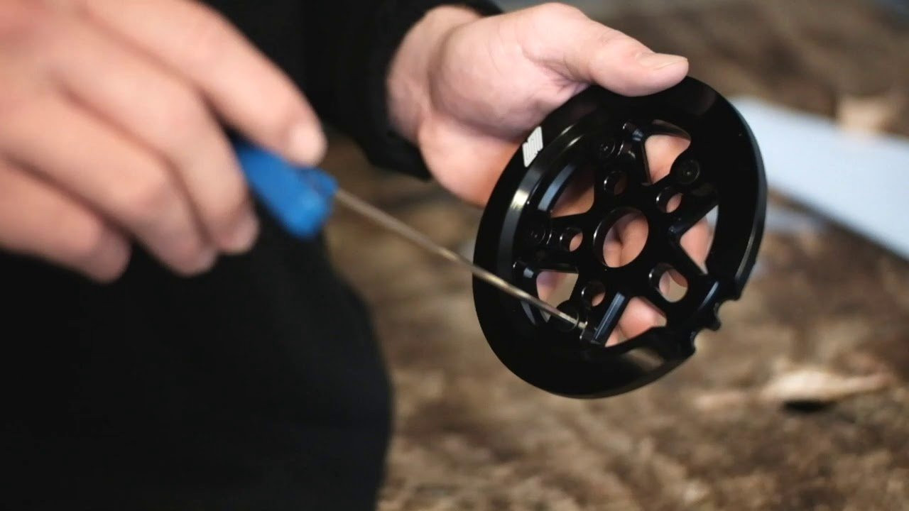 The MDLCLS abbreviated from Middle Class is a sprocket we have been working on for a while. Trails meets street. The meeting of the middle ground. A sprocket that has the option to add a guard without taking away anything from the original design. A trails inspired sprocket that gets a beefing when you bolt up the cleverly engineered guard. Both made from Cnc'd 6061 T6 Alloy the MDLCLS sprocket will take everything in its stride. Available in 25t 28t 30t and 33t.<br />The guards will only be available with 25t and 28t sizes.