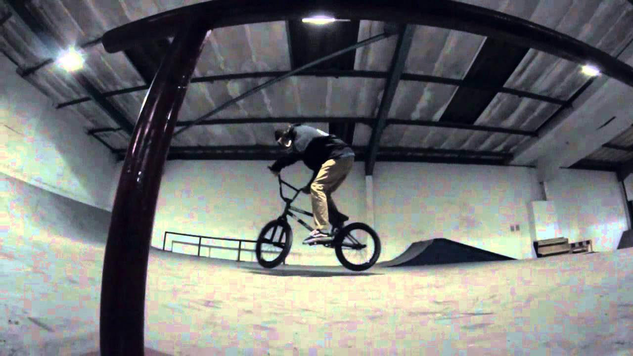 Tom Deville from the United "French Connexion" filmed for a couple of days at the 4down Skatepark.<br /><br />Shot/ Cut by Alexandre Valentino<br /><br />unitedbikeco.com<br /><br />4downdistribution.com/v3/tag/4down-park/