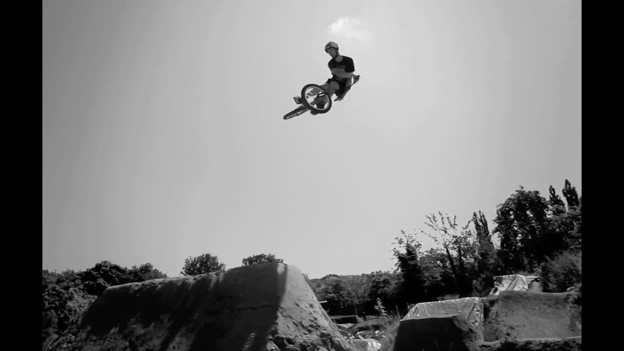A quick 60 second blast of United pro Kye Forte at his infamous local Decoy trails. <br /><br />http://unitedbikeco.com/team/kye-forte/<br />http://unitedbikeco.com/products/2015-kl40-pro-complete-bike/