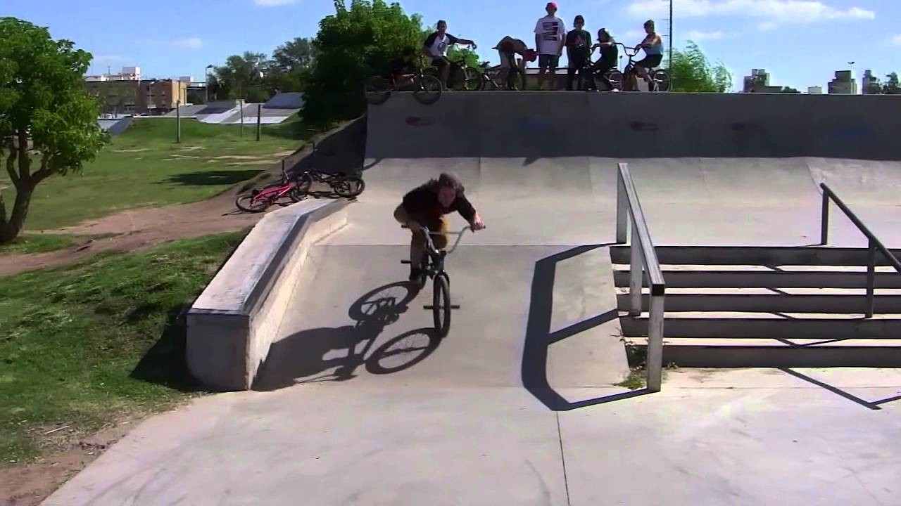 Mati Lasgoity represents United in Argentina through the good crew at Bloque Distribution in Buenos Aires and they came through with this little 60 second edit from their local park. Thanks for the support!