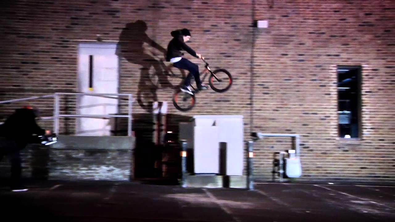 Finally (legally!) on the internet, Nathan Williams full video part from the 2010 Nora Cup winning 'This Is United' <br /> <br /> More Nathan here:<br /> unitedbikeco.com/team/nathan-williams/<br /> <br /> More This Is United here:<br /> unitedbikeco.com/products/this-is-united-dvd-56-page-book/<br /> <br /> Music<br /> Song: Deer-Ree-Shee<br /> Artist: The Black Angels<br /> Album: Directions to See a Ghost<br /> <br /> Support the artist here: itunes.apple.com/us/artist/the-black-angels/id100997965