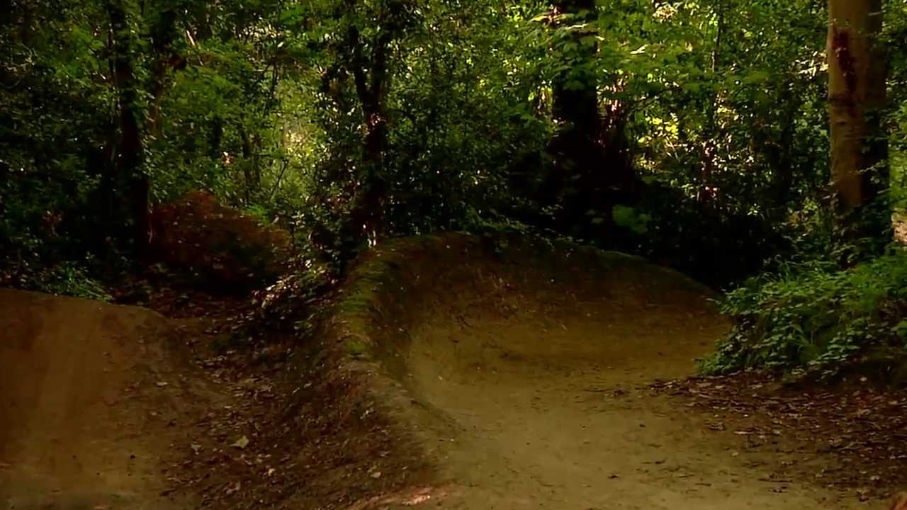 There are not many people who could pull of opening a section in a video like this at a race track, but Kye Forte does with about one of the fastest and smoothest 360's you have seen, you can't buy style, so just watch it.<br /><br />Download for your computer here:<br />unitedbikeco.com/videos/kye-forte-this-is-united-part/<br />More Kye here:<br />unitedbikeco.com/team/kye-forte<br />More This Is United here:<br />unitedbikeco.com/products/this-is-united-dvd-56-page-book/<br /><br />Music:<br />Song: Stop Me If You Think You've Heard This One Before<br />Artist: The Smiths<br />Album: Strangeways Here We Come<br />Support the artist here: https://itunes.apple.com/gb/album/strangeways-here-we-come-remastered/id464682697
