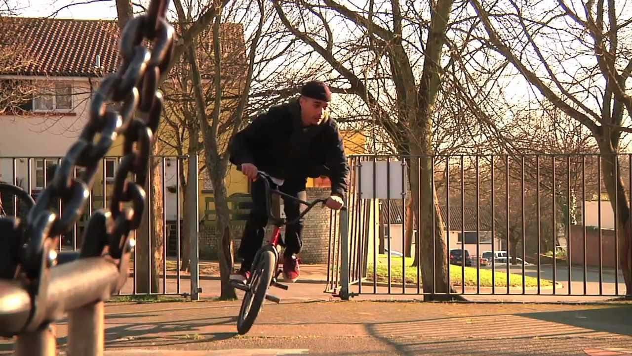 Alex Valentino swaps sun in the south of France for a few blisteringly cold days in the UK. Even after reaching a low point where he had to warm his feet and socks on a boiling kettle, he still came through on the streets and at the 4Down park.<br /><br />For more info on his signature Dinero frame colourway go here: http://unitedbikeco.com/products/united-dinero-frame/<br />For more info on his signature top load stem go here: http://unitedbikeco.com/products/united-valentino-stem/<br /><br />Music by Mike Ghost<br />Produced by Mike Ghost & Fernando Matias<br />All Rights Reserved<br />facebook.com/mikeghostmusic