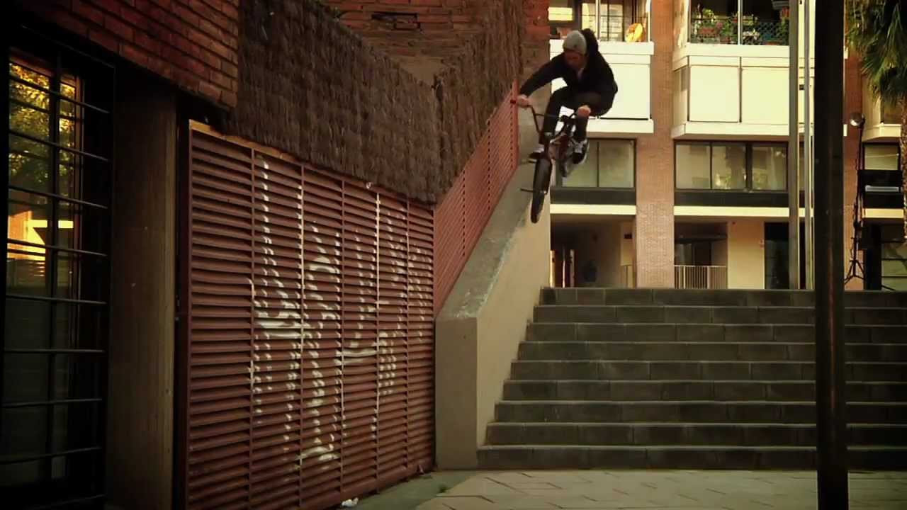 Tom Sanders has not had the best run of luck when it comes to injuries. This edit was something he started after getting back from an ACL replacement, and was eventually filmed over 10 months in Barcelona, Hastings & Hull, with a broken collerbone in between. <br /><br />Tom explains more about what he has been dealing with in this interview and photo gallery on the site. <br />http://unitedbikeco.com/tom-sanders-interview/<br /><br />Download for iPad/iPhone/Apple TV here<br />http://unitedbikeco.com/videos/tom-sanders-back-off-the-bench/<br /><br />Artist: No Age<br />Song: Life Prowler<br />Album: Everything in Between<br />support the artist here: https://itunes.apple.com/gb/album/everything-in-between/id390245084