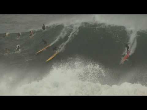 Surfline's video highlights of the best wipe-outs on Hawaii's North Shore during Nov-Dec 2007.
