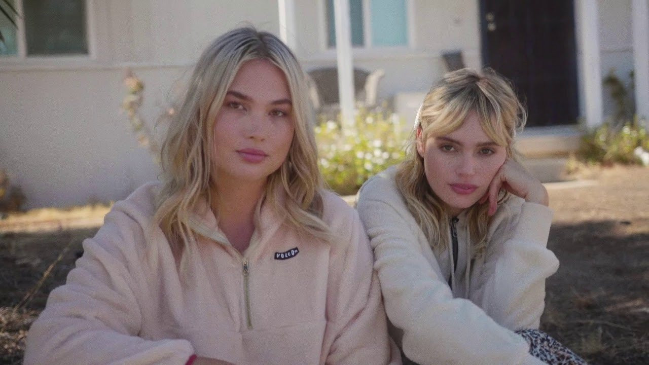 Make a statement this holiday season with Volcom's chunky sweater knits, soft ribbed velvet, and fashionable jumpsuits. Perfect statement pieces that can be dressed up or down. Get ultra cozy this holiday season. Shop New Arrivals: https://vol.cm/fgau