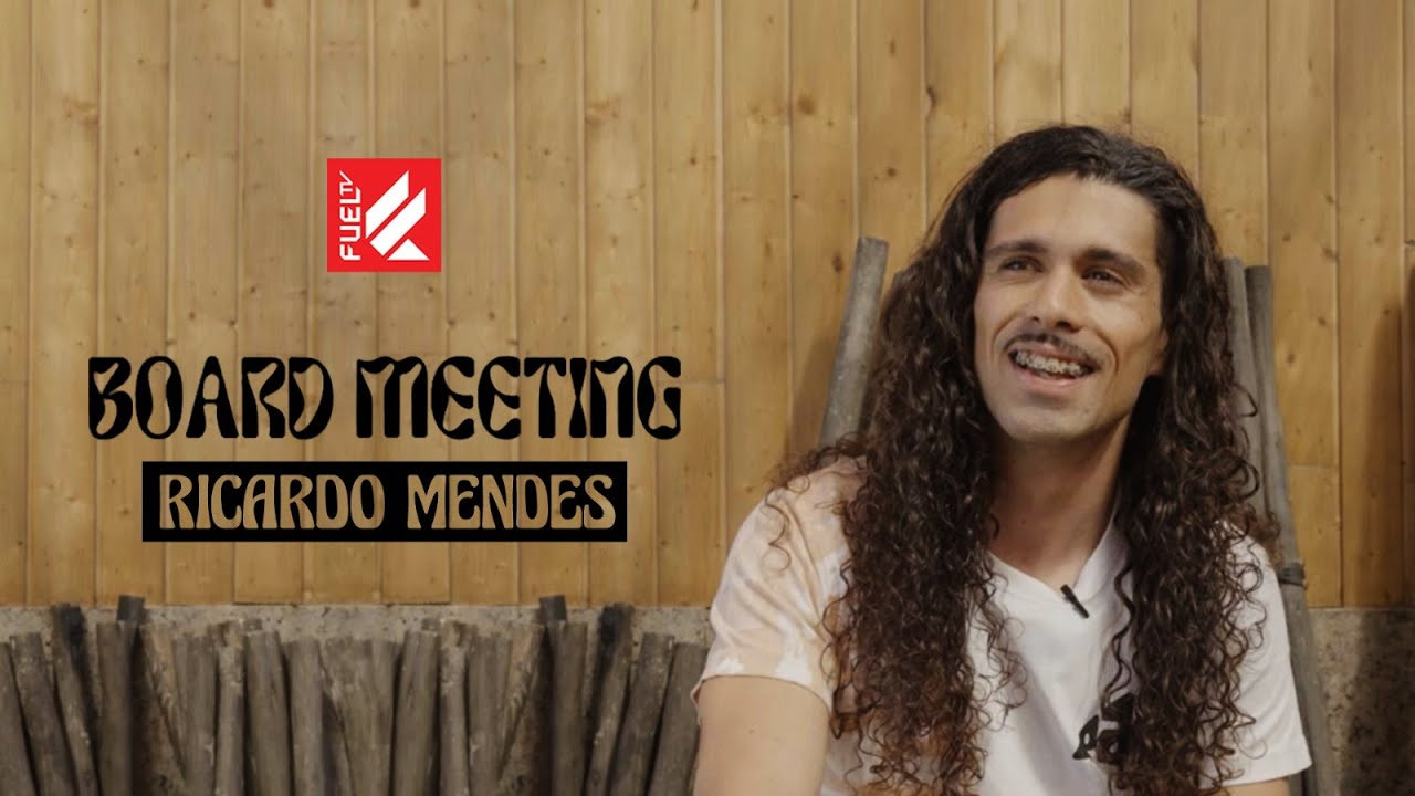 This unique meeting took place in Costa da Caparica, Portugal and the objective was simple: deconstruct the seriousness of surfing through a test-drive of “RETRO” boards.🌊<br /><br />Several national and international shapers were invited to help us better understand the vision of the “RETRO” world that we could meet at Casa Reîa.<br /><br />Boards of all sizes and shapes were available for test-driving, “shapadas” for the amusement of others, as well as an art exhibition, good music and conversations with influential names of the “Soul surfer” culture to give meaning to this amalgam.<br /><br />In this episode we are joined by Ricardo Mendes, from Marcado Surfboards, that has an unusual beginning of relationship with surfing and shaping, very strong opinions about sustainability within surfing and board manufacturing and an amazing taste of classic movies!<br /><br />Every Wednesday a new episode premieres on our Youtube channel with a new shaper, who left his name in the sand at Casa Reîa and Board Meeting!<br /><br />Know where to watch us all around the globe🌐: fuel.tv/find-us/<br /><br />Take us with you everywhere, subscribe to FUEL TV+!<br /><br />Stay tuned!<br />#fueltv #actionsports #surf #boardmeeting #handmade #shape #costadacaparica