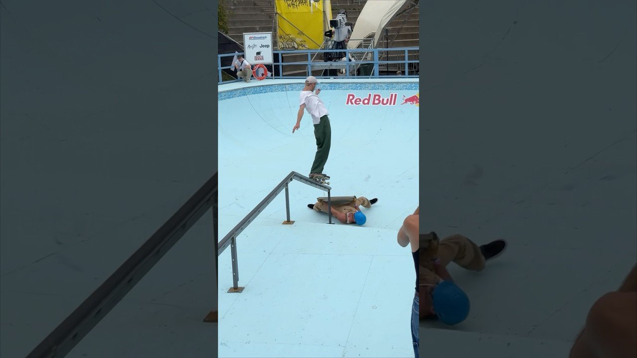 Teamwork makes the 50-50 work: Man Ramp helps out Madars Apse at Red Bull Pool Drop! #skateboarding