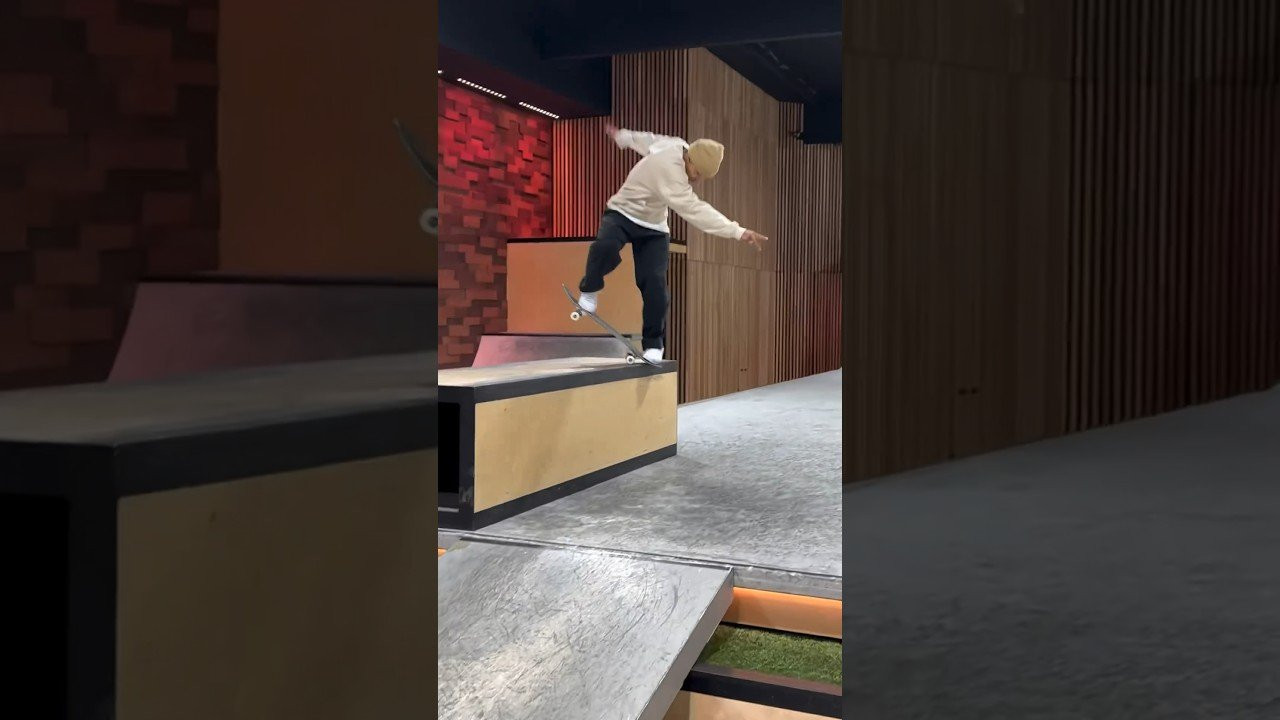 Felipe Gustavo, equally perfect in either stance. Backside Noseblunts both ways at the Primitive park in LA! #skateboarding