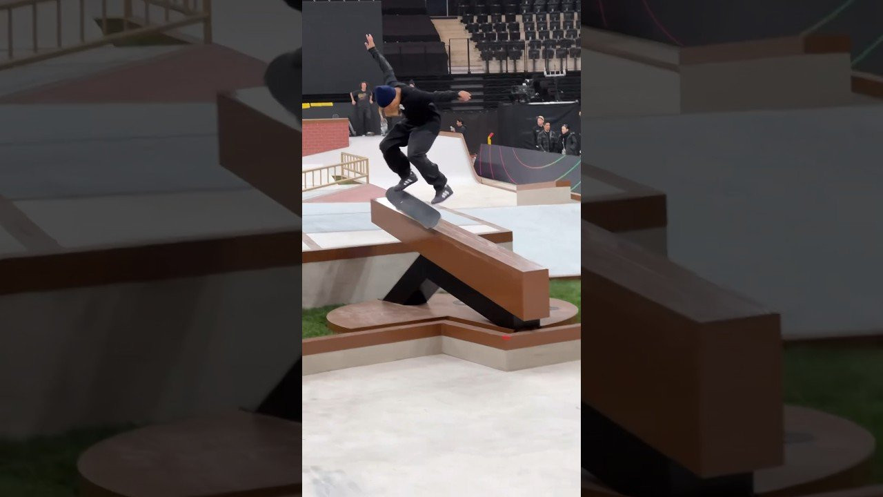 🤌 'Casual' hubba sesh with the one and only Felipe Gustavo! Switch Flip Back Nosegrind and Switch Flip Back Tail are dream tricks. If you missed it live yesterday you can rewatch the crew skating the SLS Paris stop on streetleague.com #skateboarding