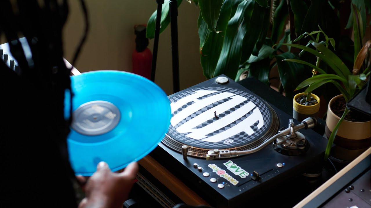 Connected By Culture for Holiday 21. Featuring: Roofeeo, Sam Narvaez, Adrian Contreras, Jason Markk, Atiba Jefferson, Daiki Hoshino, and a Keith Hufnagel tribute. Video by Tyler Smolinski.<br /><br />The Holiday 21 Collection is now available at: https://hufworldwide.com/collections/holiday-21