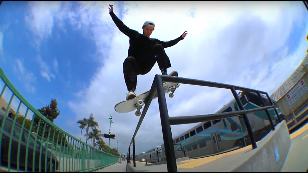 Expanding upon the ever-popular Hupper 2 Lo, HUF proudly debuts a Hupper 2 Hi counterpart in two colorways. Featuring HUF team rider Jake Anderson. <br /><br />The Hupper 2 HI is available now: http://bit.ly/HUFHupper2Hi