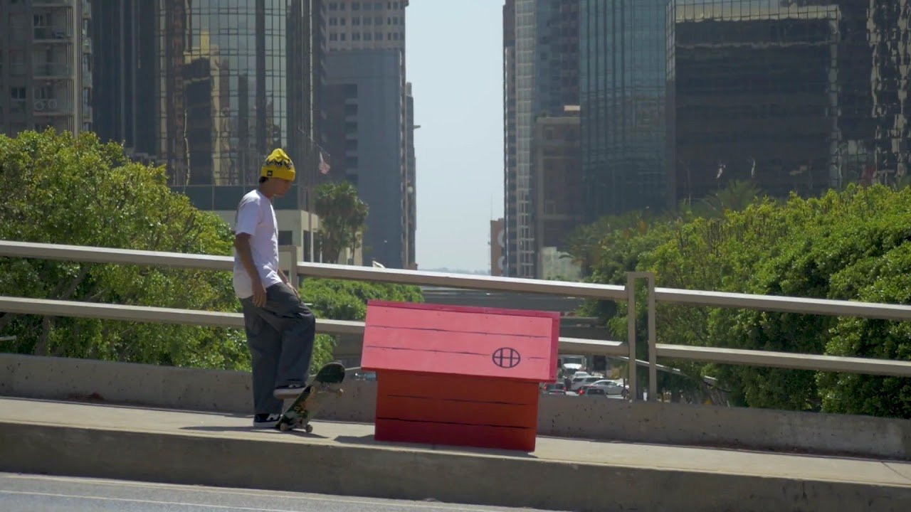 The HUF Dirtbag Crew is at it again tapping Snoopy and the Peanuts gang for it’s latest collaboration. <br /><br />Set against the DTLA city streets, HUF brings Snoopy’s red doghouse to life – makes it fully skateable – and invites the Peanuts Gang to roll through in its colorful and cutty backyard of downtown Los Angeles.<br /><br />The HUF x Peanuts collection is available now: https://bit.ly/2OW69Lu