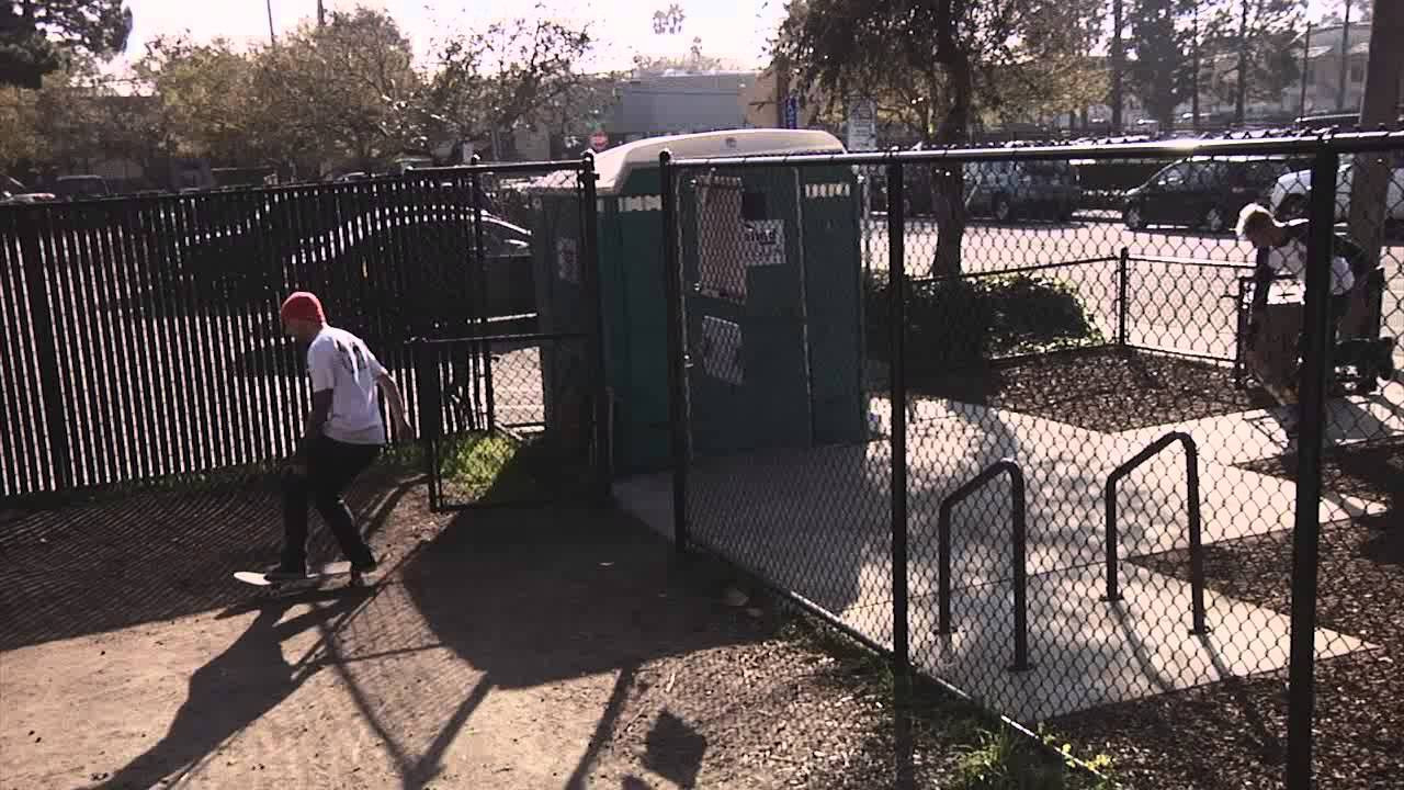 Looking for a smoother ride? The new and improved Ricta Clouds formula allow for optimal grip on various terrain and yield maximum "slide ability" on transition, and street obstacles. Available in Cruiser (78a) and Ditch Formulas (86a) - 52mm-58mm. Hit up your local ditch and take the Ricta Clouds Test! <br /><br />Stay social: <br />https://www.facebook.com/strangenotes87<br />https://twitter.com/strangenotes<br />http://instagram.com/strangenotes