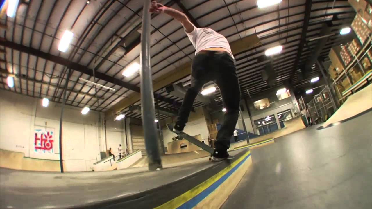 Need Dew Tour training tips? David Gravette hits The Grotto in his residence of Portland, Oregon in this episode of 'In The Park' for Creature Skateboards, and Independent Trucks. Sit back, light up, and enjoy.<br /><br />Stay Social! <br />https://www.facebook.com/strangenotes87<br />https://twitter.com/strangenotes<br />http://instagram.com/strangenotes