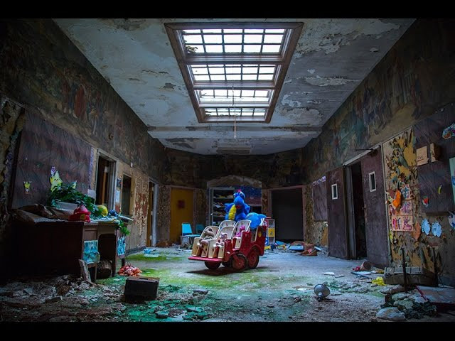 FULL ARTICLE: http://www.jenkemmag.com/home/2014/11/17/skateboarding-new-yorks-abandoned-psych-ward/<br />Filmed & Edited by: Sean Colello<br />Skateboarding: Rob Miceli