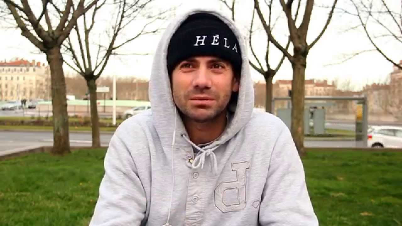 JB Gillet talks about Impact and throws down a nice line at Hotel de Ville, Lyon, France.<br /><br />Filmed and edited by Bist<br /><br />http://impact-skate.com/