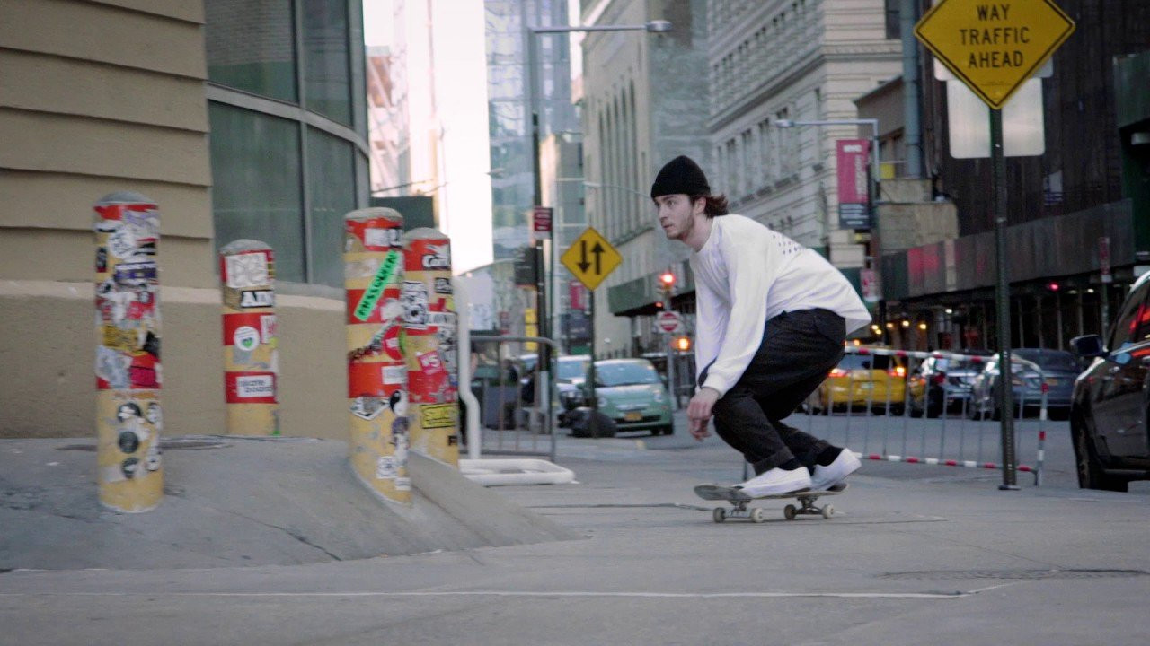 HUF Quality Footwear is proud to present The Hupper 2.<br /><br />Introducing the HUF Hupper 2, a new skate shoe innovation. Looking back to our roots, the HUF Hupper 2 is a recontextualization of an iconic HUF Footwear original, developed through HUF's T1-KCUF reverse-engineering technology. Durability from the ground up, the HUF Hupper 2 sits atop a new vulcanized last featuring a long-lasting geometric tread outsole. The higher-profile, refortified 3D foxing tape offers enhanced durability, grip and stability. Designed for comfort on and off the board, the HUF Hupper 2 is fitted with HUF's PERFSHOCK insole. A layered toe cap and ranguard wrap, reinforced with double-stitching, offers increased protection in key abrasion areas. The HUF Hupper 2 is instantly recognizable with its prominent H-branded styling on the side quarters.<br /><br />Shot and edited by Brandon Kuzma<br />Music by Nah<br /><br />www.hufworldwide.com