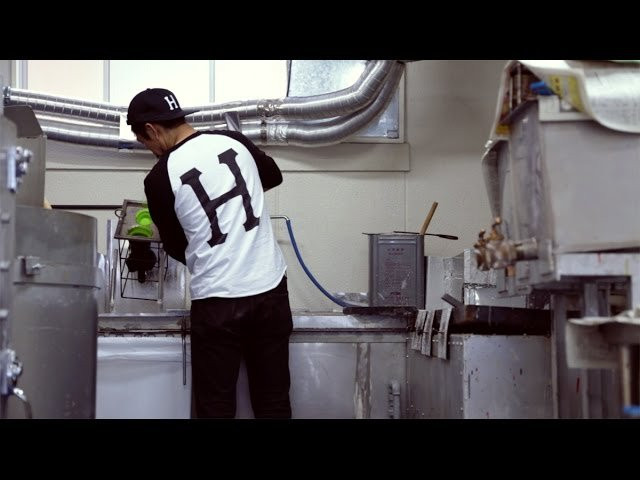 HUF x Haroshi Vinyl Middle Finger<br /><br />Now available exclusively at our HUF Fairfax Flagship store in Los Angeles. <br /><br />Limited-edition // 50 numbered pieces worldwide<br /><br />hufworldwide.com<br /><br />Directed & Filmed by MINORxU<br /><br />Music by MU-STARS (C)&(P)kakubarhythm