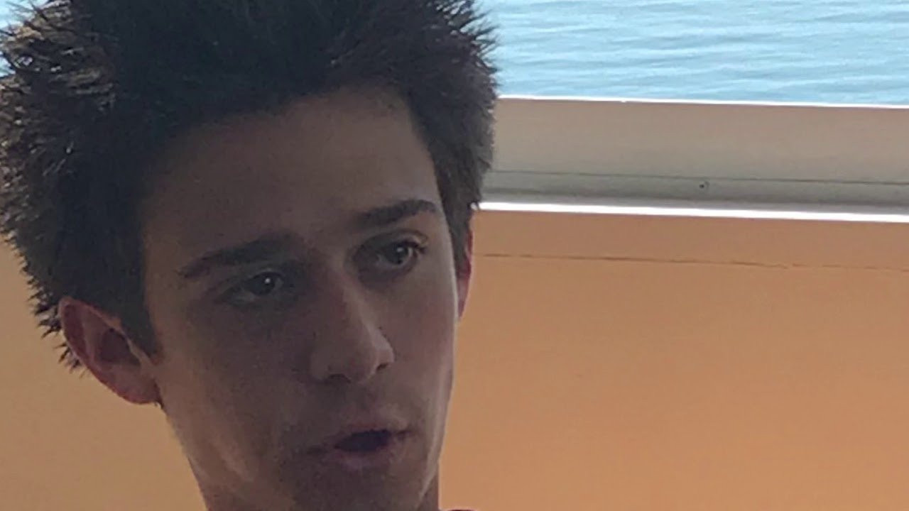 Phone proof of WKND completely destroying West Palm Beach and Miami <br />March 2019<br /><br />https://shop.wkndbrand.com to keep it going