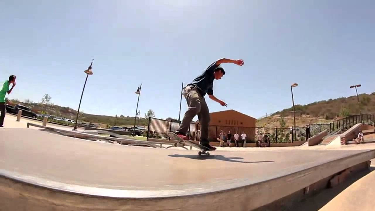 While applying a fresh sheet, Jimmy Cao breaks down why he rides Mob Grip. Featuring cameos from Kellen James and Jamie Palmore this Talkin' Mob is Skate Mafia approved.