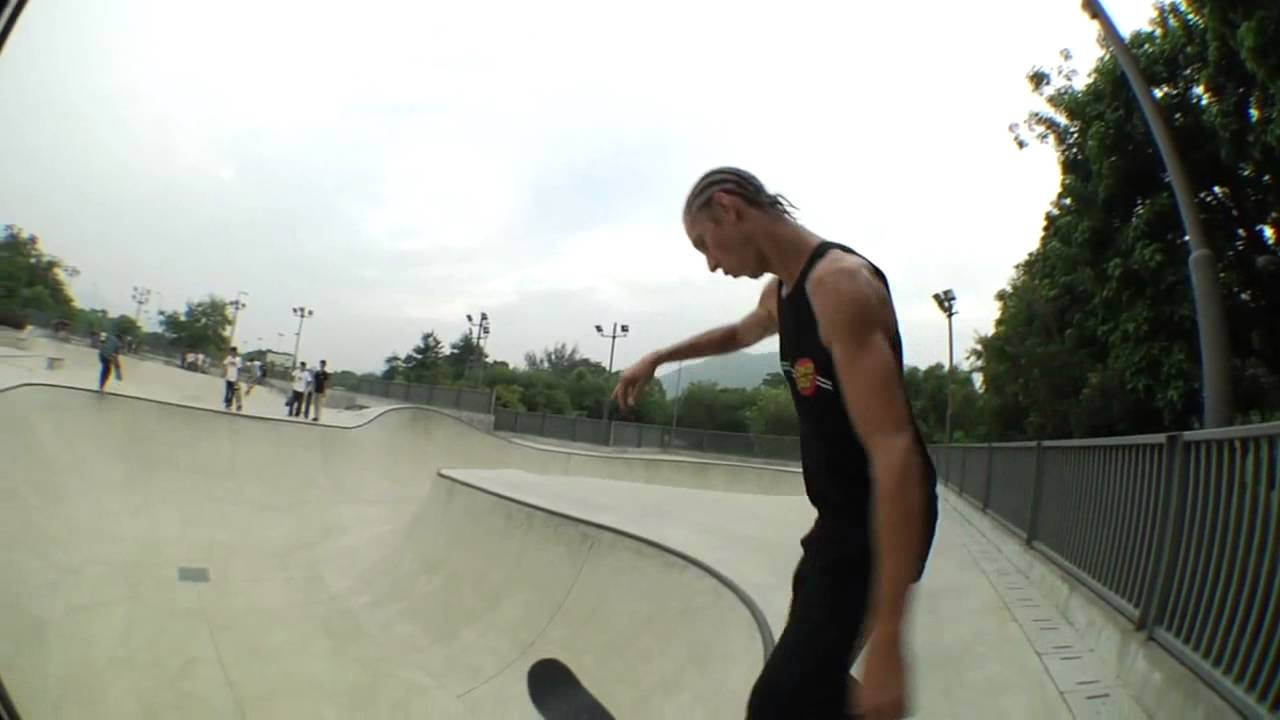 The Krux team does a demo for the SBC Skate Shop and ATD distribution in Hong Kong. Featuring the antics of Cairo Foster, Ron Whaley and sticker hound, Louie Barletta.<br /><br />MUSIC:<br />Hayvanlar Alemi<br />"Mavi Sepet"<br />hayvanlaralemi.org