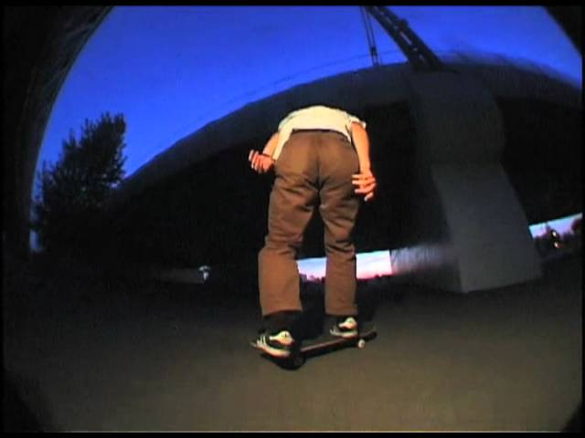 Filmed and edited by Yoan Taillandier<br />Music by Grib<br />Guest appearances: Soy Panday, Vivien Feil<br /><br />Check out Leo's full interview: vhsmag.com/features/leo-valls-en/