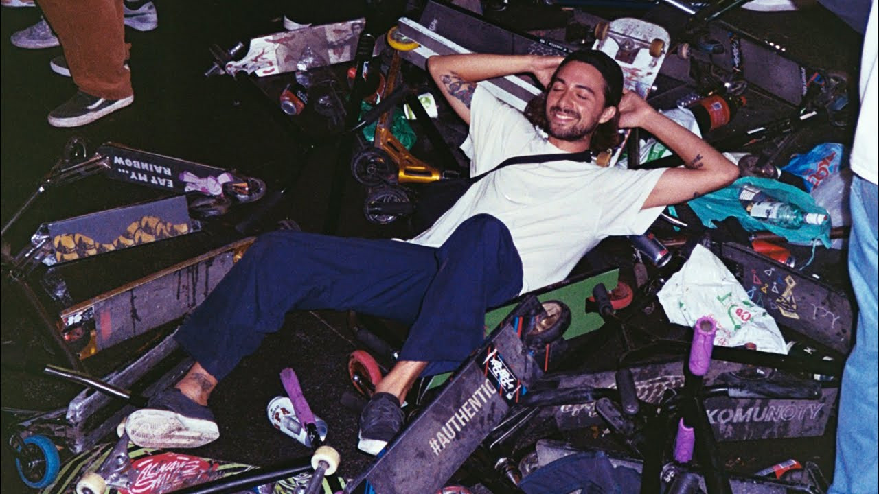 Another lovely audio-visual presentation by Leandro Chocho from the streets of Barca. This time the focus of his lens has been put on the pretty awesome Julián Cugat who has good ideas quick feet and a mind for spots.<br /><br />Text by Roland Hoogwater.<br /><br />Filmed and edited by: Leandro Chocho.<br /><br />Check out the Place article here:<br />place.tv/handycaps_4<br /><br />Or follow us on Instagram to stay up to date:<br />https://www.instagram.com/placemag/