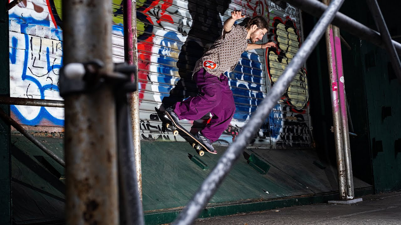 Pat Hoblin and Esteve Femenias of Cecilia fame are back with a new NYC-based part filmed within a tight 5-day timeframe. Enjoy!<br /><br />Film & Edit Esteve Femenias.<br />Colorist Adrià Cuadrado.<br />Titles Maties Adrover.<br />Thumbnail Picture Joaquín verges.<br /><br />Check out the Place article here:<br />https://place.tv/islands-juice<br /><br />Or check us out on Instagram here:<br />https://www.instagram.com/placemag