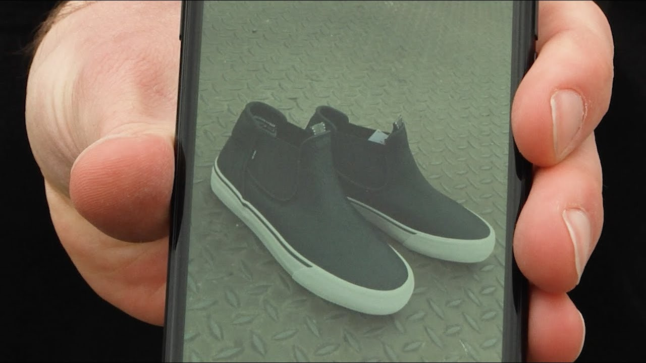 Follow the lovely Malte Spitz as he tours through Berlin with a pair of the Austyn Gillette Globe Dover's, showing them his favorite spots. <br /><br />Check out the article here:<br />place.tv/dover-spitztour<br /><br />Or check us out on Instagram here:<br />www.instagram.com/placemag