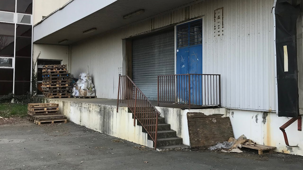 A story about a slam and a skater. Warning, don't watch this one before you go skating ALONE!<br /><br />Film, Edit & Performance by Sylvain Alcayna.<br /><br />Check out the article here:<br />place.tv/selfie-video-the-fall<br /><br />Or check us out on Instagram here:<br />www.instagram.com/placemag