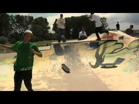 Got the all team together at the Salaize bowl near Lyon with some cold beers and merguez. Good fun!