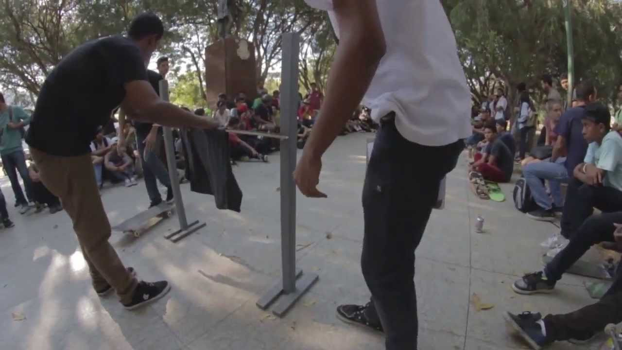 El MERCADITO PATINETERO 18, tuvo la particularidad de cotar con una competencia de Ollie. Carlos Romero ganó cómodo y todo lo que paso puedes verlo en este video.