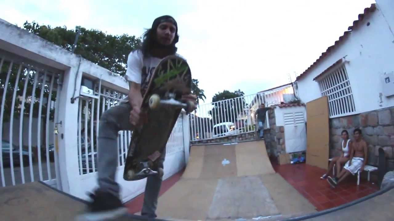 Gabo Sandoval y el primer CLIP DEL LUNES donde se patina un miniramp. Somos todo terreno.