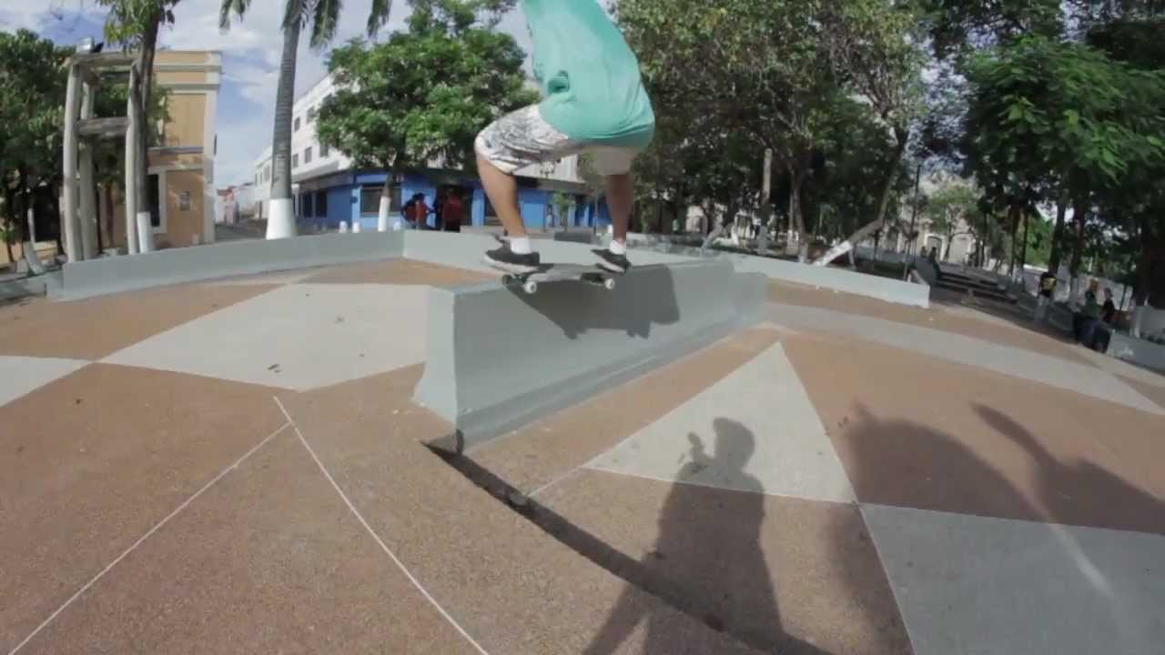 Juan Pontón y unos cuantos trucos para recordarte que en el lunes de carnaval también se patina.
