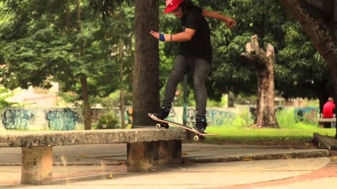 Gerardo, Frank y ¨Mini Yunke¨ hacen trucos en Guaparo.