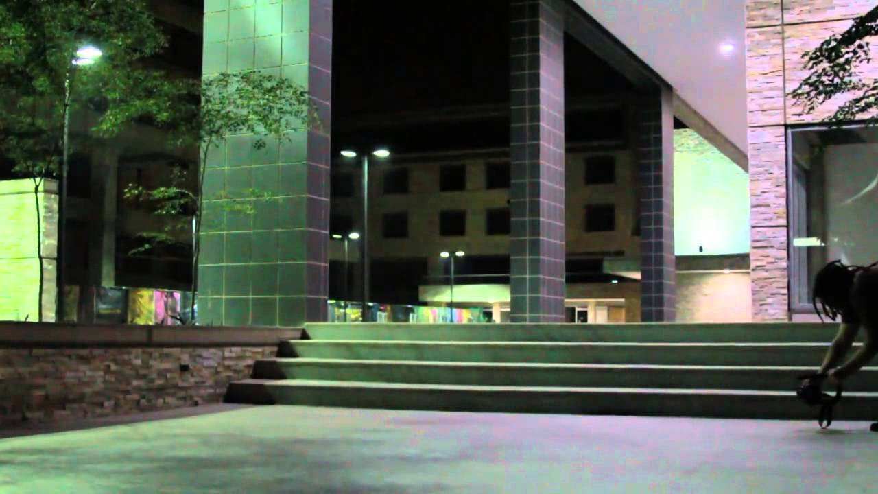 De día y de noche Tulio Mora, Aroldo Contreras, Gabo Sandoval y Jovani Cuica patinan en el CDL #42