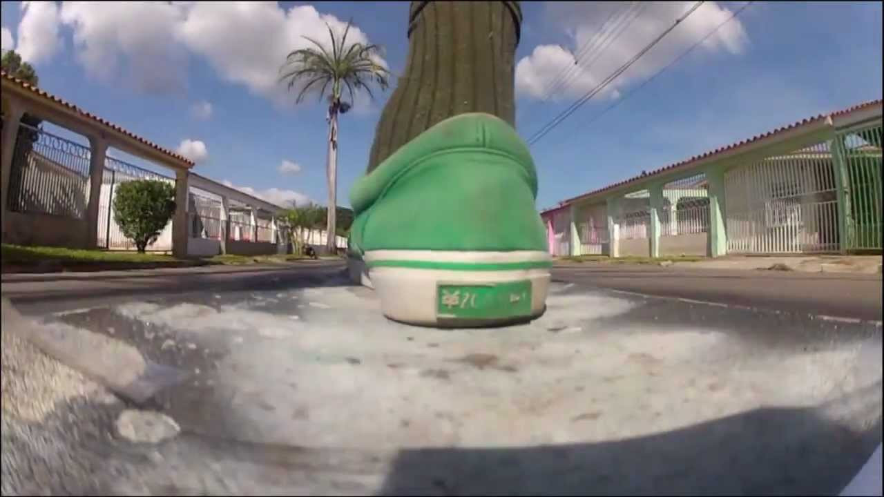 Después de mucho tiempo desaparecido, vuelve el Clip Sin Sentido. Con mucho chalequeo y algo de patineta de estos últimos meses. Disfrútenlo.