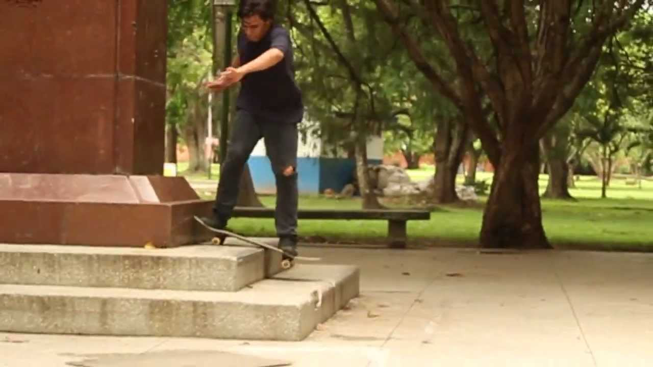 Ya son tres decenas de clips todos los lunes y para celebrarlo patina Juan Manrique "Mele"