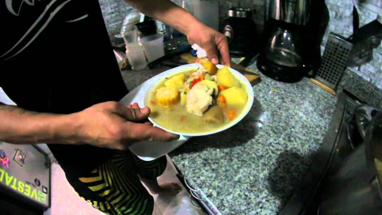 El Clip Del Lunes número 10 es la ocasión perfecta para hacer un mix. Mucha gente, muchos spots y mucho vacilón. Aparecen: Jovani Cuica, Carlos Jimenez, José Vivas, Nolan Pantaleón, Luis Felipe, Jimmy Campos, Jhoangel Tovar, Roberto Llinas y Moises Abraham.