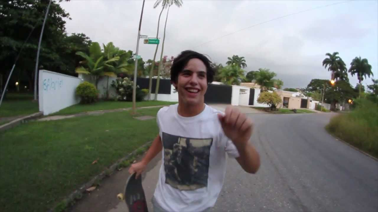 Frank Morillo y José Carabaño le dan inicio a al semana de la mejor manera: Haciendo lineas y divirtiéndose en Guaparo.