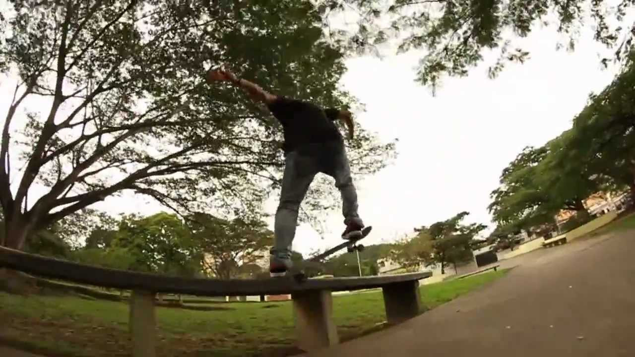 El Clip Del Lunes es sagrado y no puede faltar ni en semana santa. Trucos y acrobacias de Juan Pontón, mientras Frank Morillo espera el milagro en El Bosque... ¡Amén!.