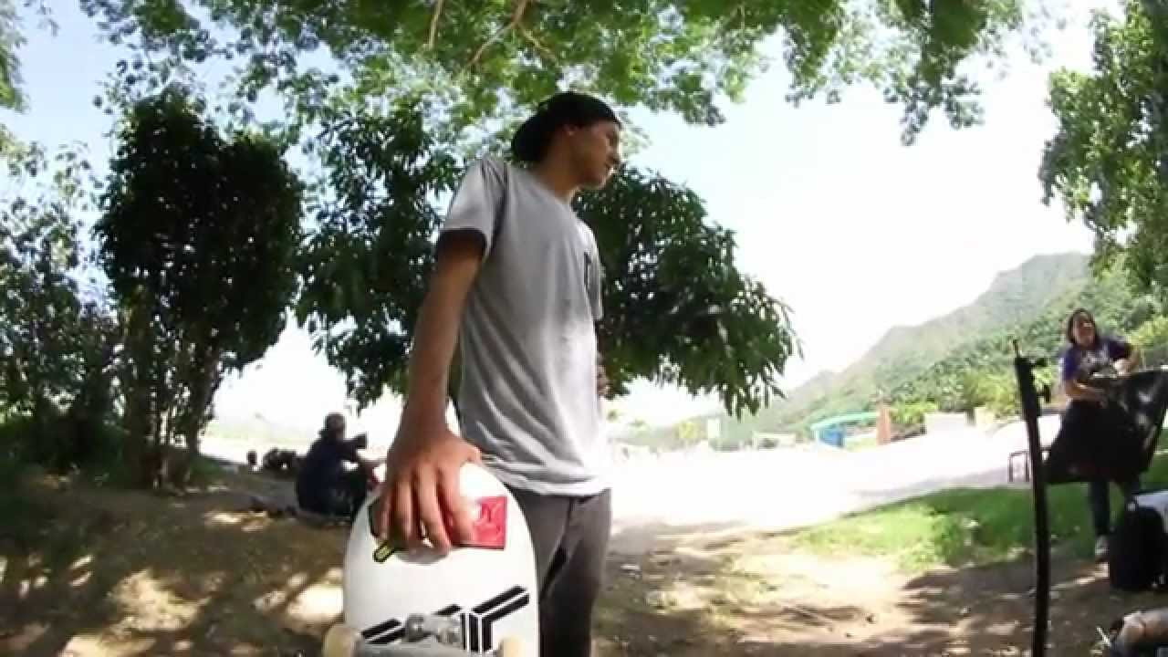 Tulio Mora abre la semana con un espectacular kickflip en el Skatepark de San Diego. Sí, sí esta comprobado: Tulio sabe hacer kickflips.
